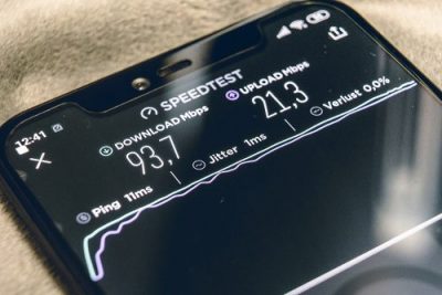 What Is the Difference Between 2.4 GHz and 5 GHz Wi-Fi